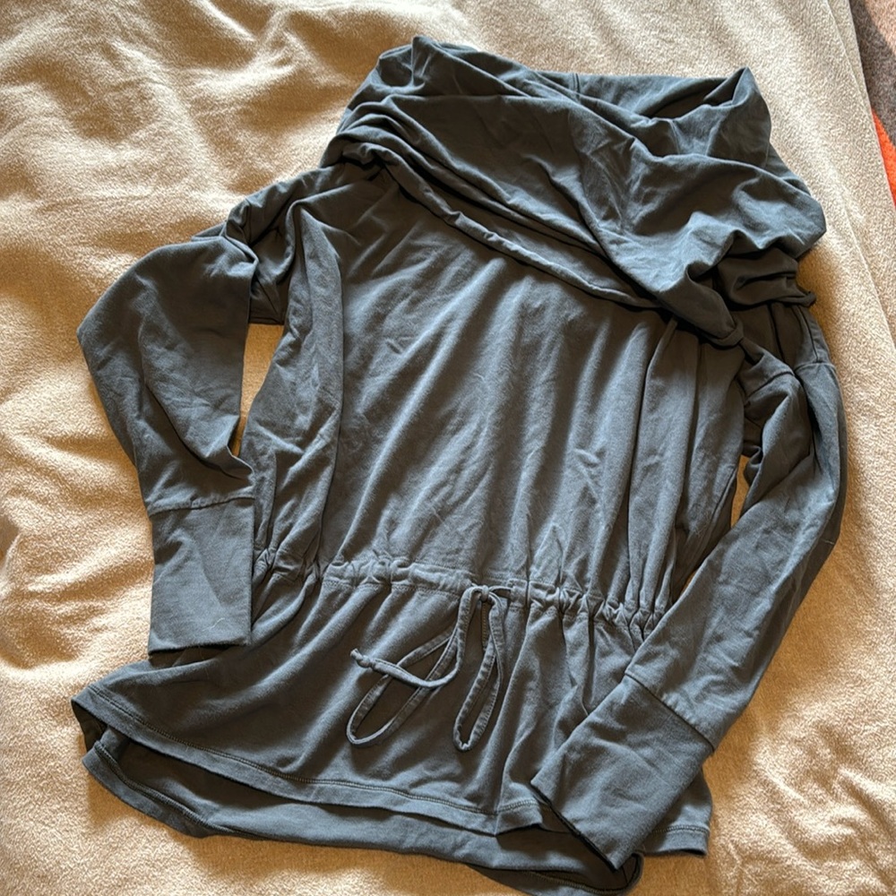 Manduka cozy cowl neck shirt